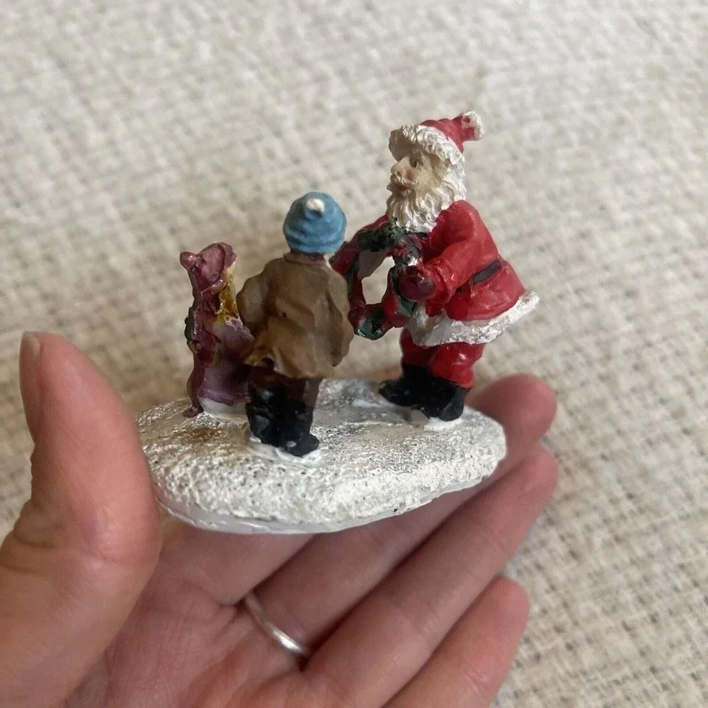 Lemax‎ Santa Wreath Children Santa Claus Christmas Snow Village Figurine